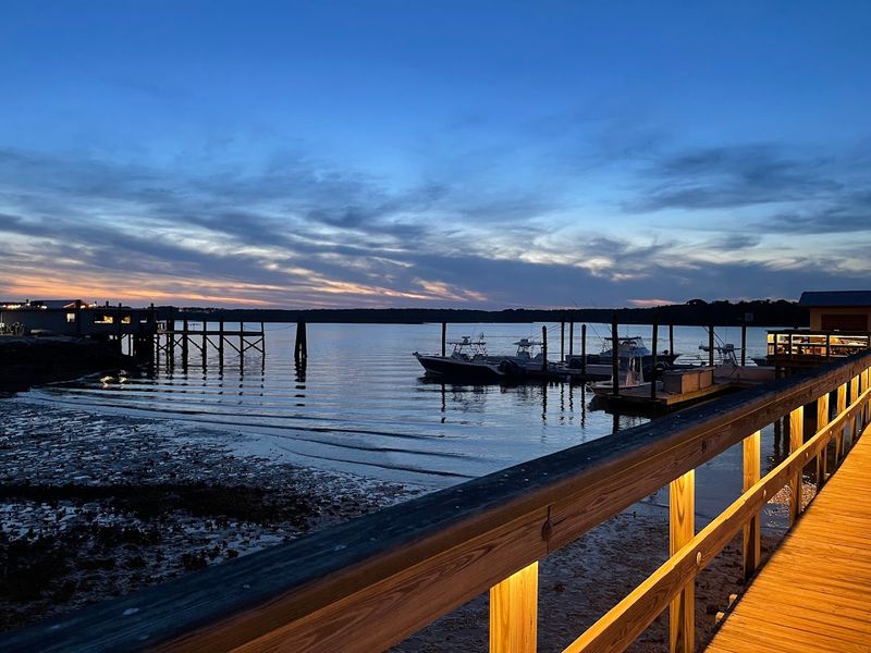 A Waterfront Setting That Steals the Show