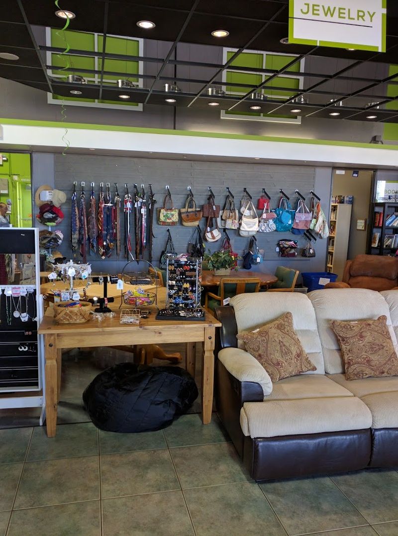 Accessories, Shoes, and Purses Worth Hunting For Accessories, Shoes, and Purses Worth Hunting For