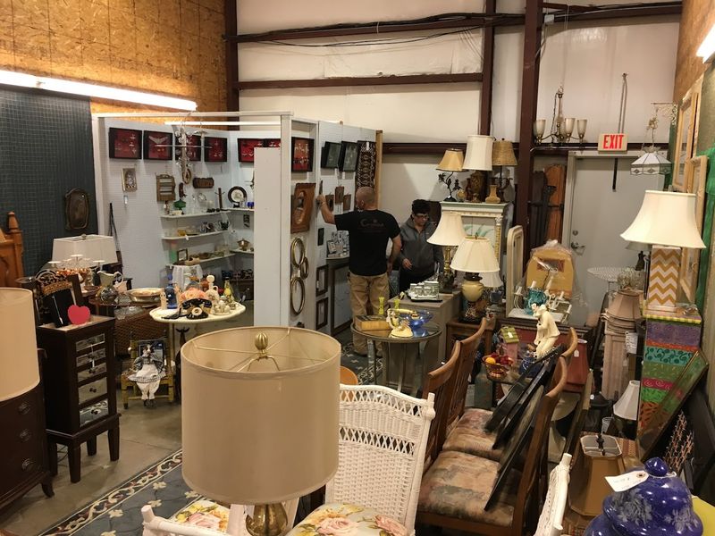 Affordable Vintage Lamps and Lighting Fixtures