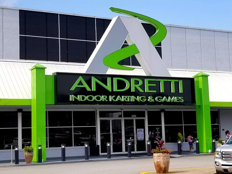 Ample Parking and Easy Access on Roswell Road