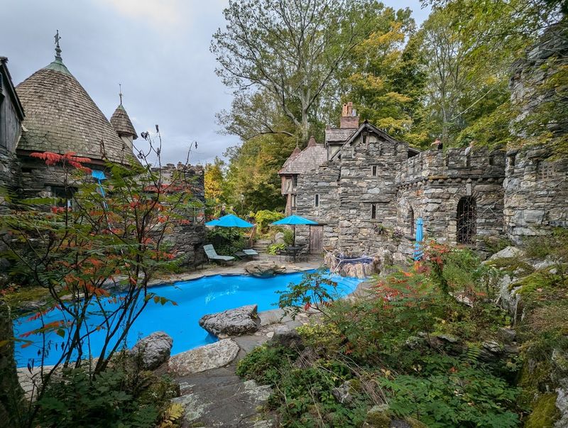 An Adults-Only Retreat Full of Artistic Details An Adults-Only Retreat Full of Artistic Details