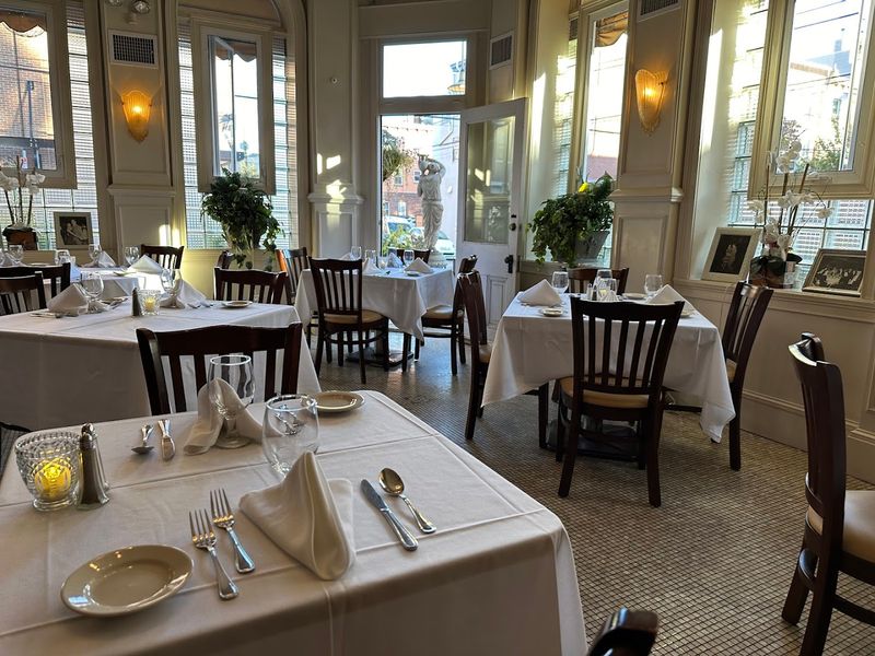An Atmosphere That Transports You Straight to Italy An Atmosphere That Transports You Straight to Italy