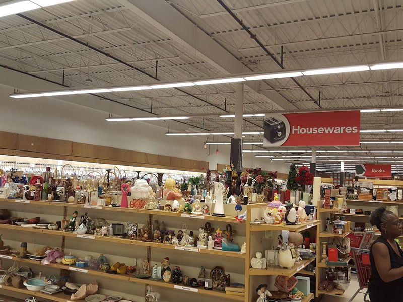 An Enormous Store Layout That Feels Like a Treasure Map