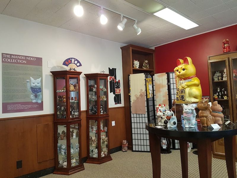 An Entire Room Dedicated to Maneki-Neko