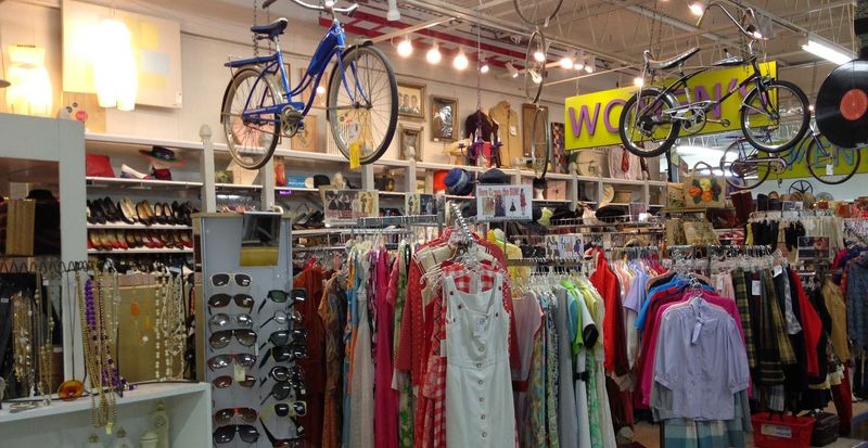 Antique Jewelry That Keeps Shoppers Coming Back