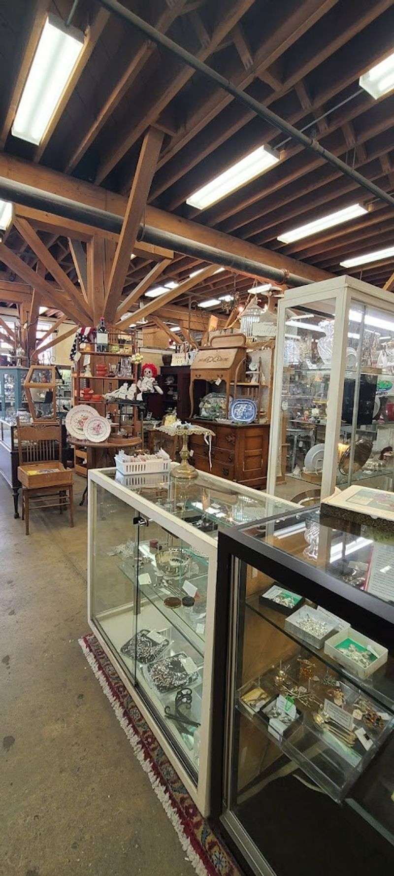Antique Jewelry That Tells a Story