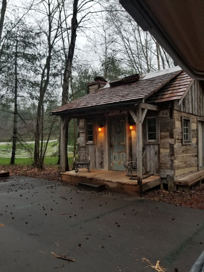 Antique Shopping and Treasure Hunting in Blount County