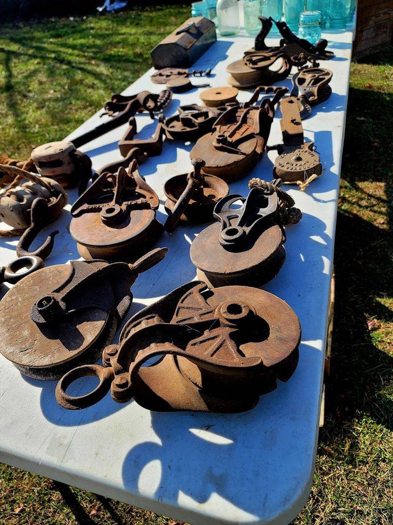 Antiques and Collectibles That Serious Treasure Hunters Live For