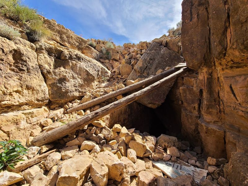 Apache Death Cave - Winslow, Arizona