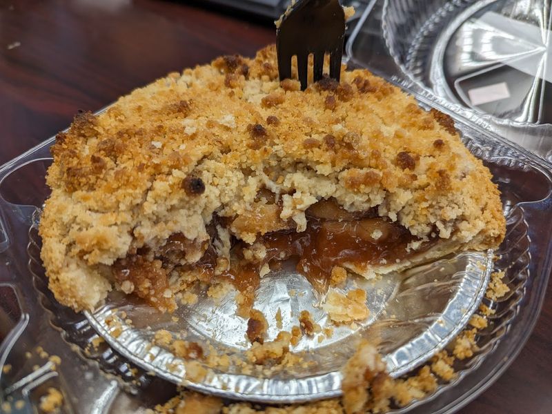 Apple Crumb Pie That Keeps Fans Returning Apple Crumb Pie That Keeps Fans Returning