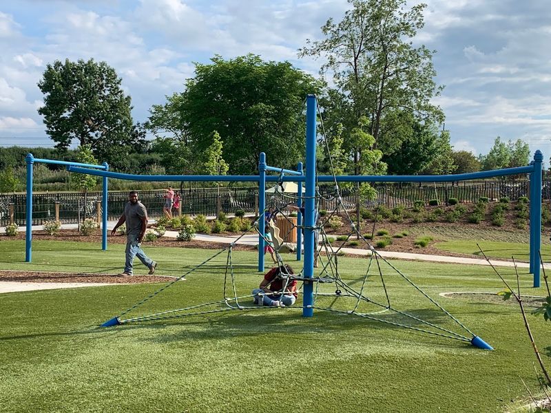 Artificial Turf That Stays Green and Clean Year-Round Artificial Turf That Stays Green and Clean Year-Round