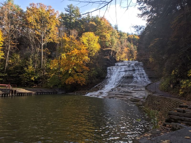 Autumn Hiking When the Foliage Turns Magical Autumn Hiking When the Foliage Turns Magical