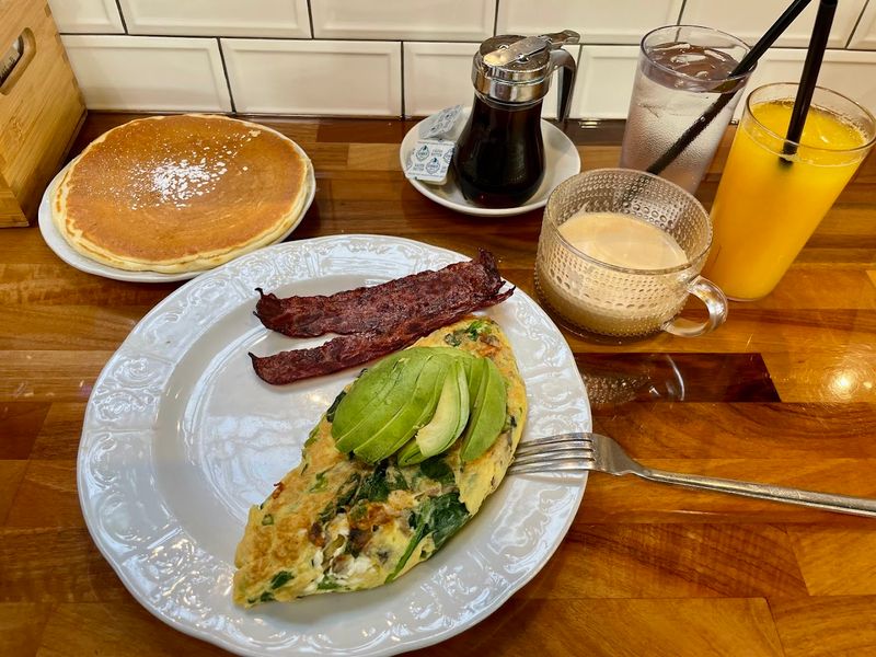 Avocado Toast: Simple, Fresh, and Completely Addictive