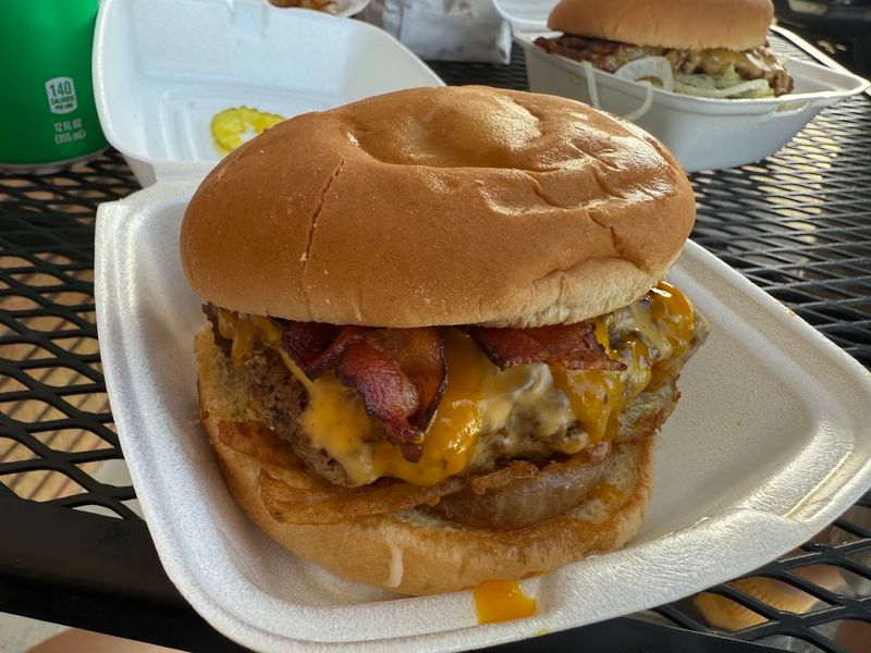 Bacon Cheeseburger That Customers Cannot Stop Raving About