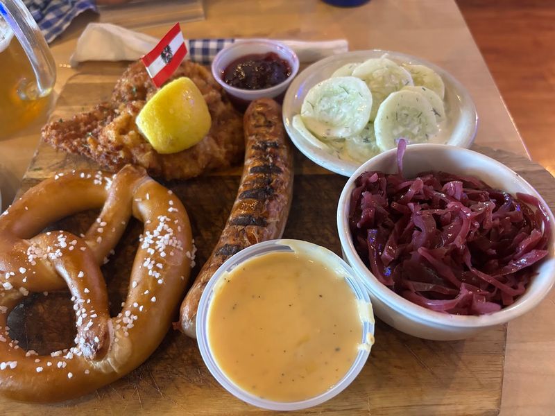 Baked Brie With Raspberry Sauce That Wows Every Table
