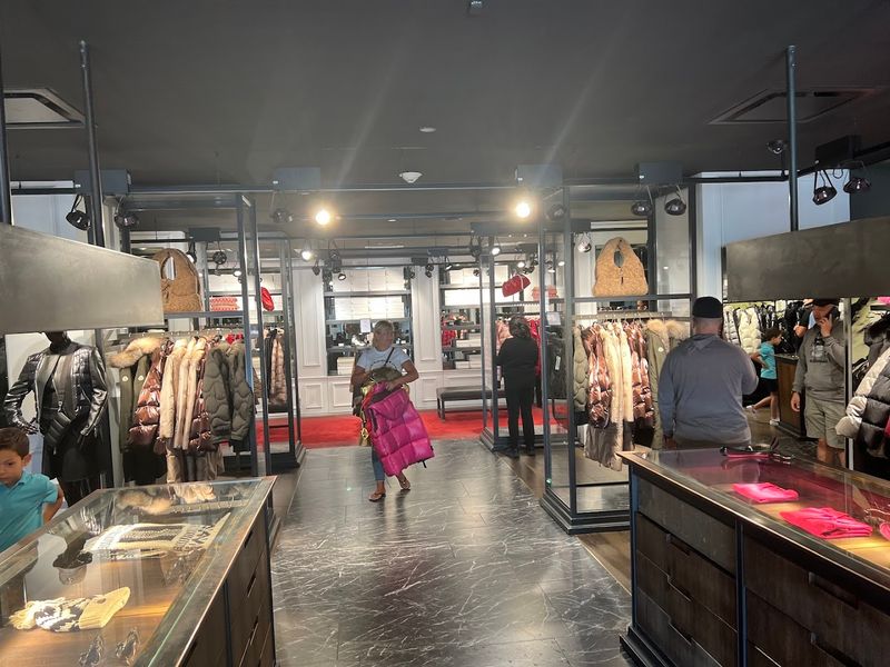 Banana Republic Factory: Office-Ready Style Without the Office Price Banana Republic Factory: Office-Ready Style Without the Office Price