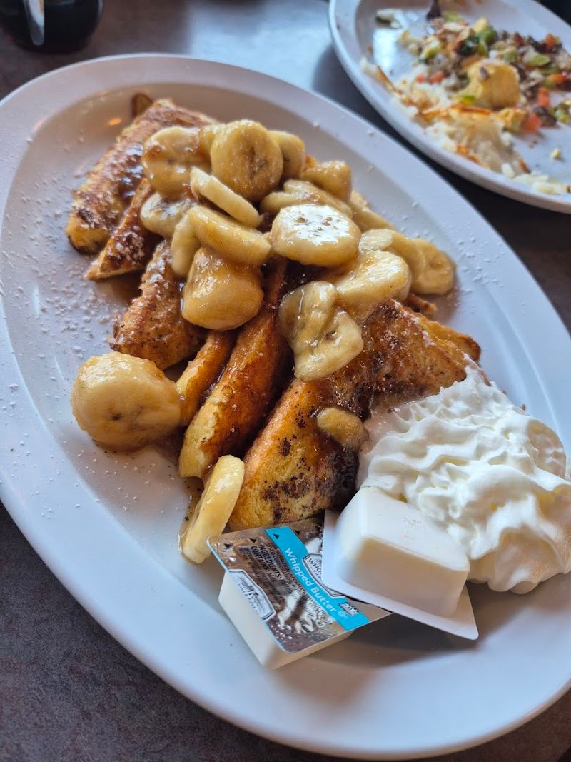Bananas Foster French Toast That Feels Like Dessert for Breakfast Bananas Foster French Toast That Feels Like Dessert for Breakfast