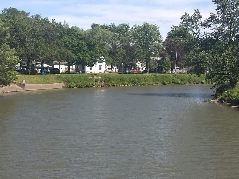 Beautiful Riverfront Parks and Green Spaces Beautiful Riverfront Parks and Green Spaces