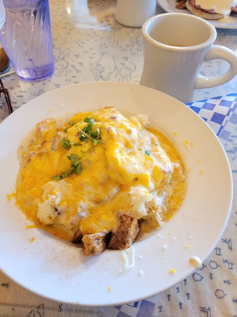 Biscuits and Gravy Done the Southern Way