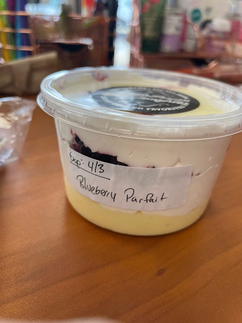 Blueberry Parfait That Brightens Any Morning