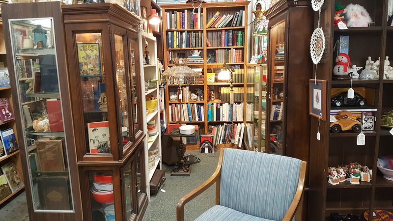 Books, Prints, and Vintage Artwork