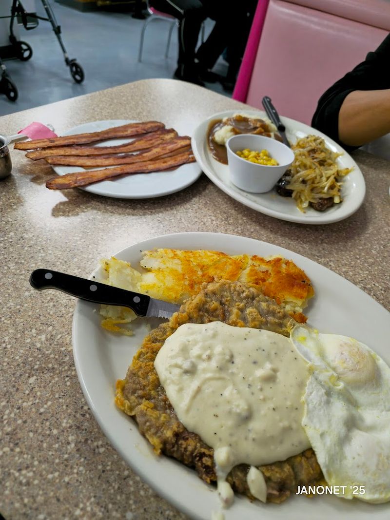 Breakfast That Keeps People Coming Back for More Breakfast That Keeps People Coming Back for More