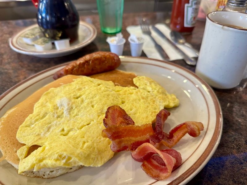 Breakfast Worth Setting an Alarm For