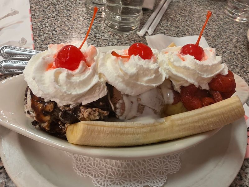 Budget-Friendly Treats in a High-End Neighborhood Budget-Friendly Treats in a High-End Neighborhood