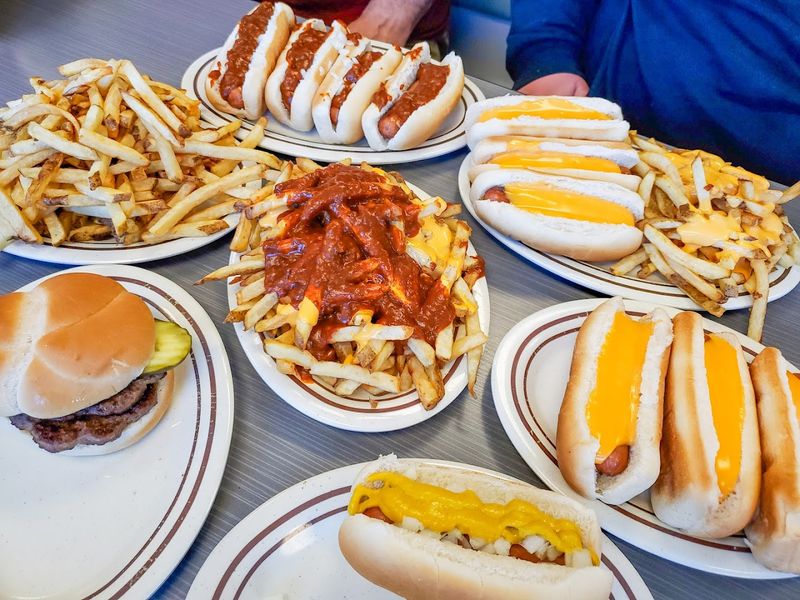 Burgers That Hold Their Own on the Menu Burgers That Hold Their Own on the Menu