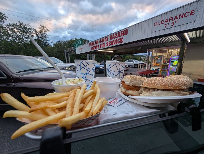 Car-Hop Service Straight Out of the 1950s
