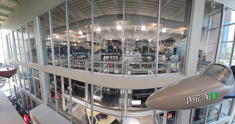 Car Vending Machine: The Vertical Vehicle Storage System Car Vending Machine: The Vertical Vehicle Storage System
