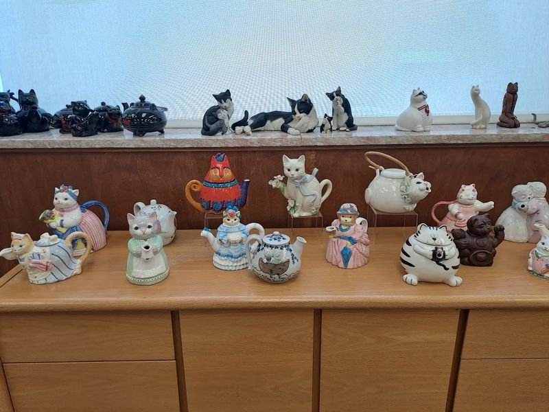 Cat-Themed Art, Paintings, and Decorative Objects
