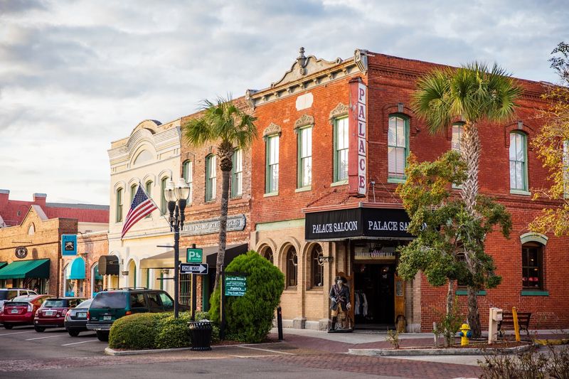 Centre Street: The Heart of Old Town Charm