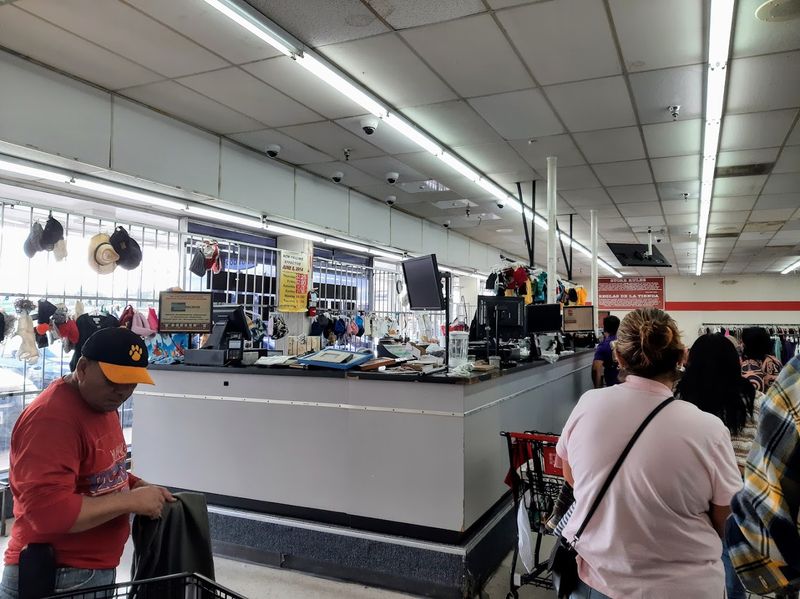 Checkout Lines Move Fast Despite the Crowds