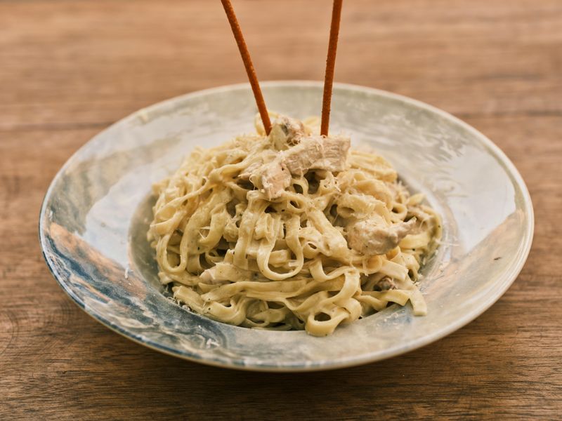 Chicken Alfredo pasta