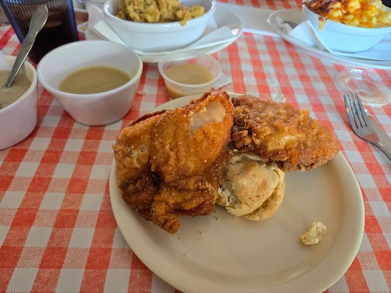 Chicken and Waffles Done the Old-School Way Chicken and Waffles Done the Old-School Way