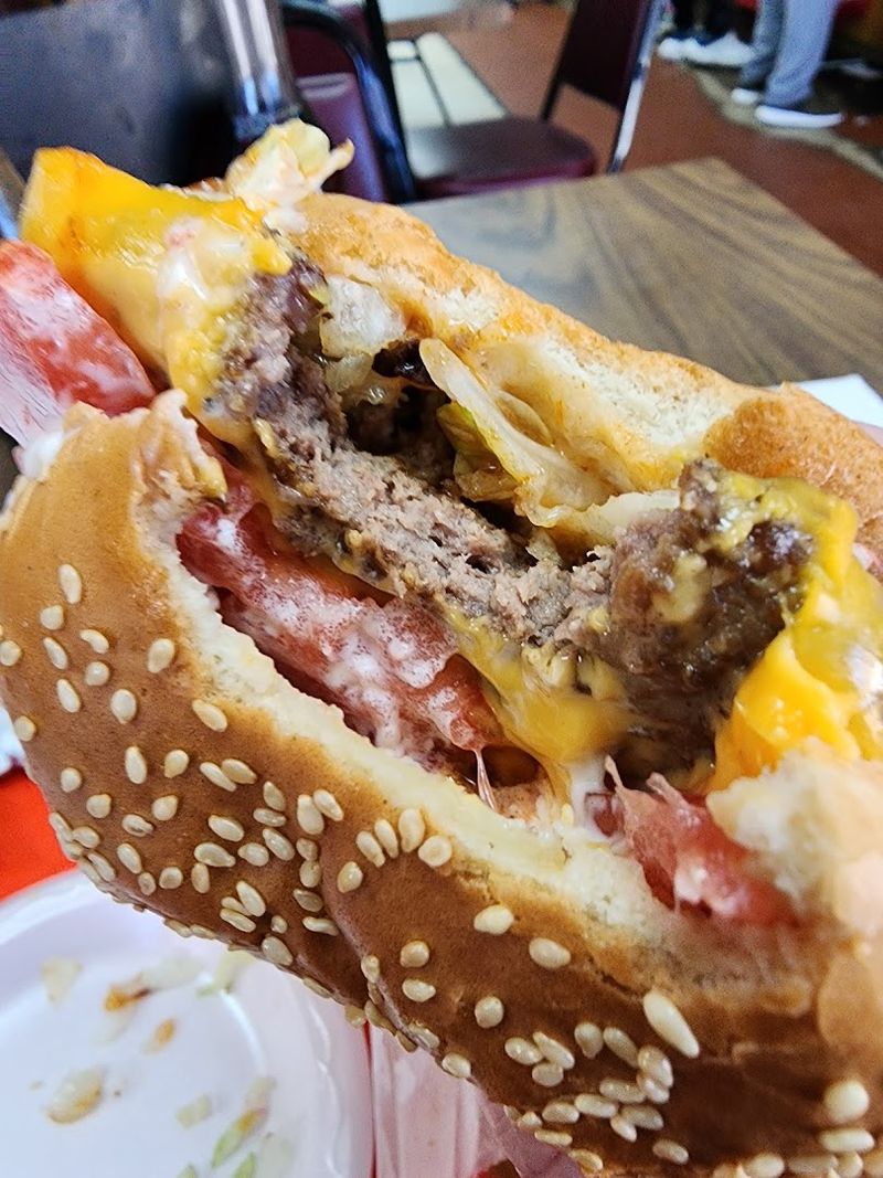 Chili Cheeseburger That Earns Its Legendary Status