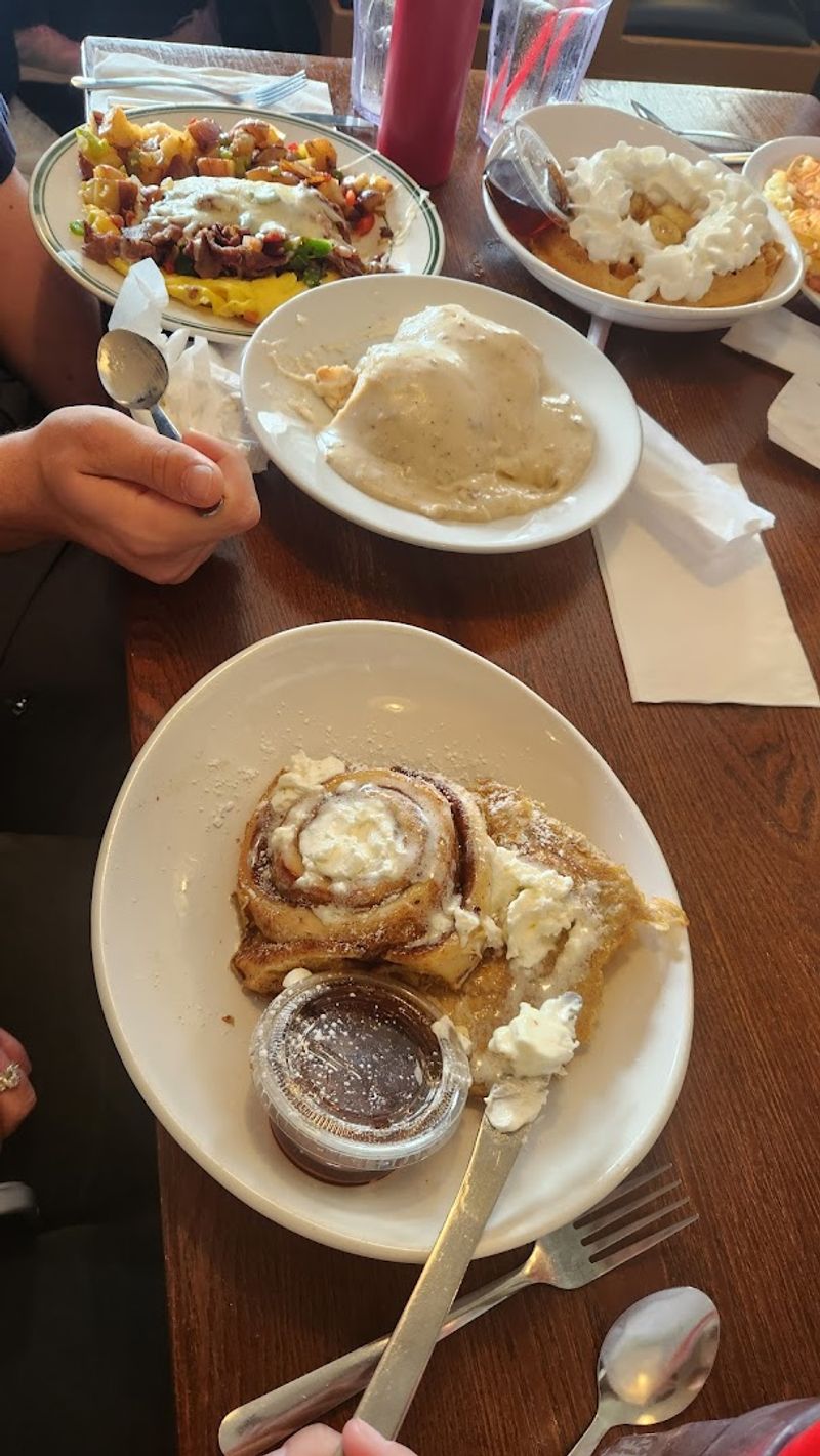 Cinnamon Rolls That Deserve Their Own Fan Club