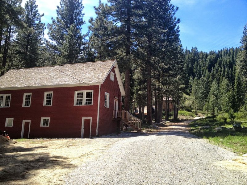 Close to Charming Local Restaurants and Towns