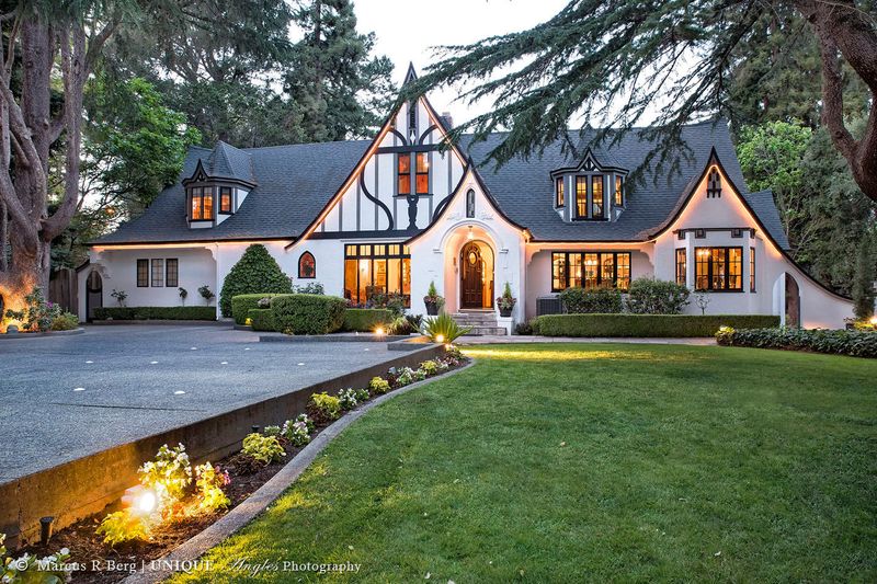 Close to Downtown Napa and World-Class Wineries Close to Downtown Napa and World-Class Wineries