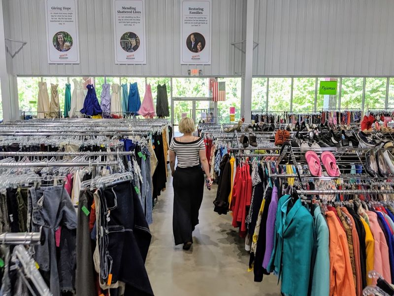 Clothing Deals That Keep Regulars Coming Back