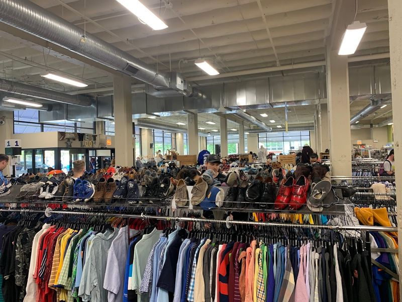 Clothing Selection That Covers All Styles and Sizes Clothing Selection That Covers All Styles and Sizes
