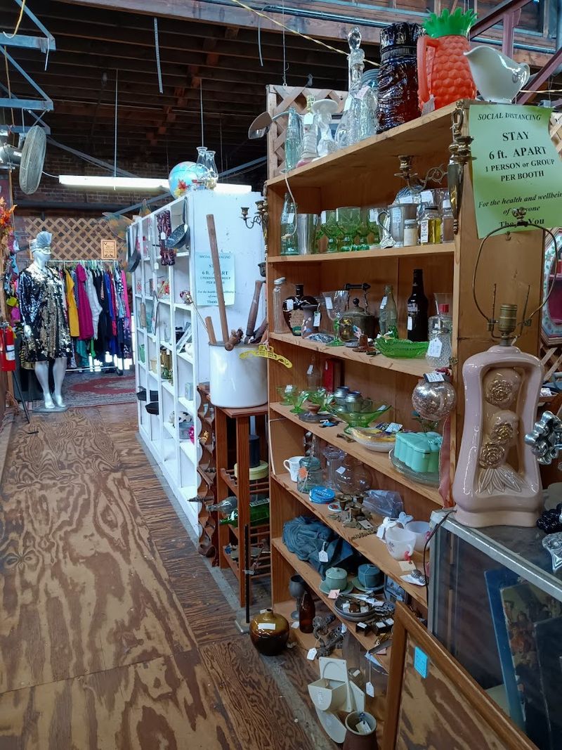 Clothing and Vintage Fashion Finds