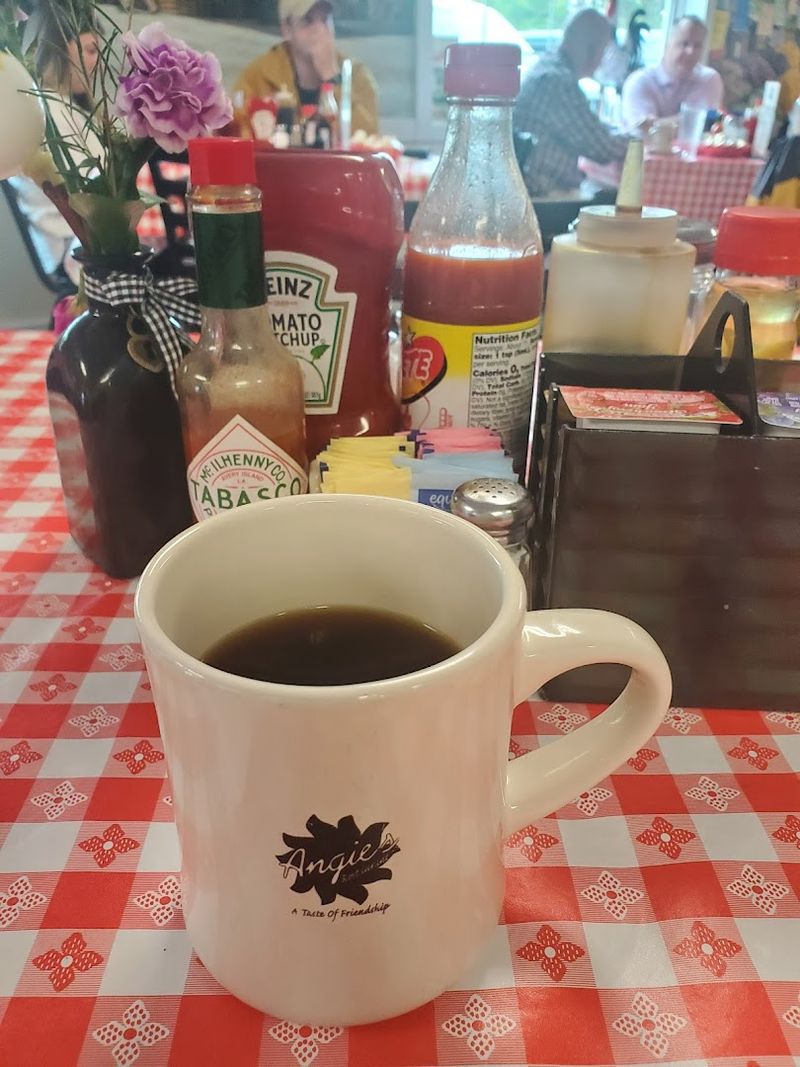 Coffee That Keeps on Coming Without Being Asked