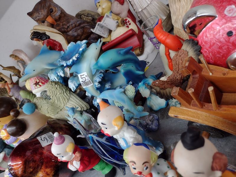 Collectibles and Unique Finds for Treasure Hunters