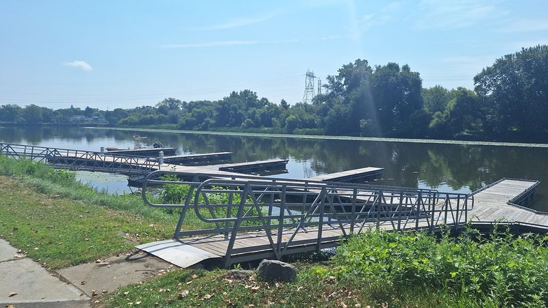 Collins Park — The Perfect Dining Companion