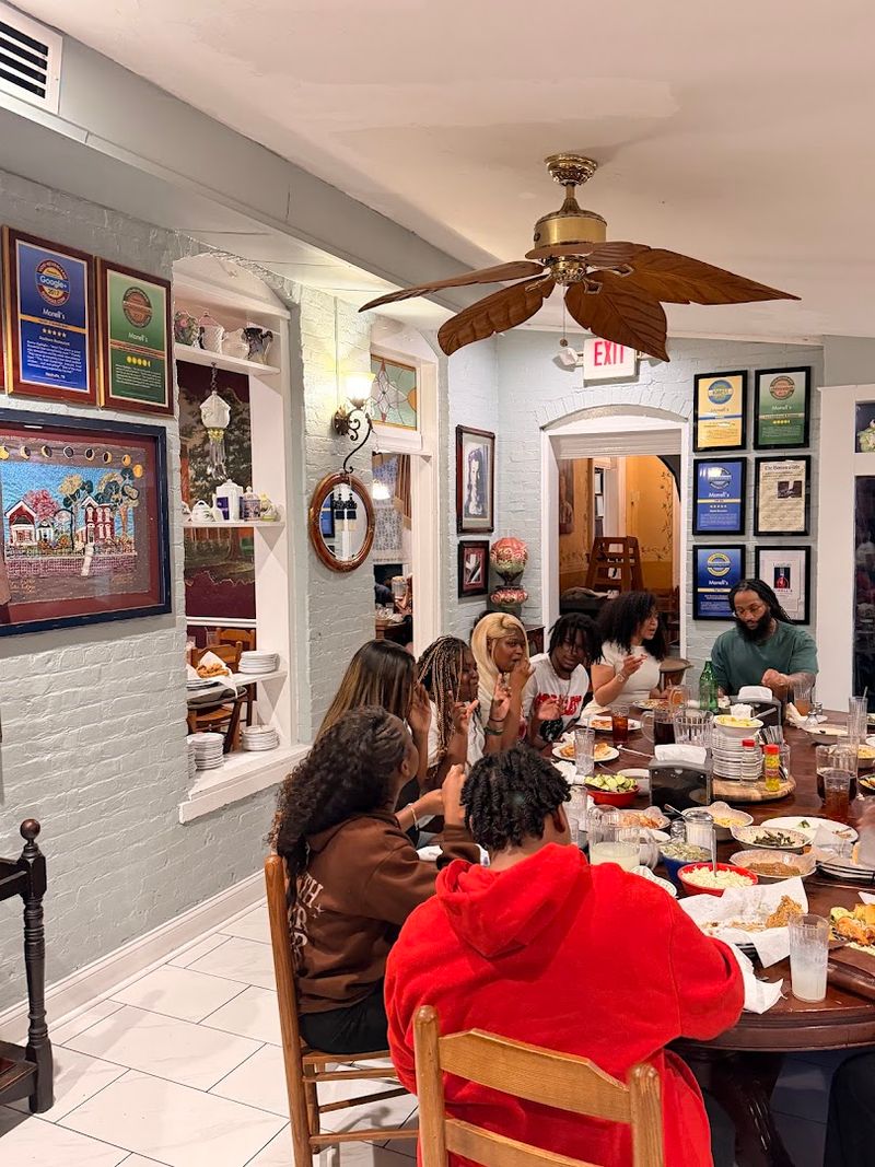 Communal Seating That Turns Strangers Into Friends
