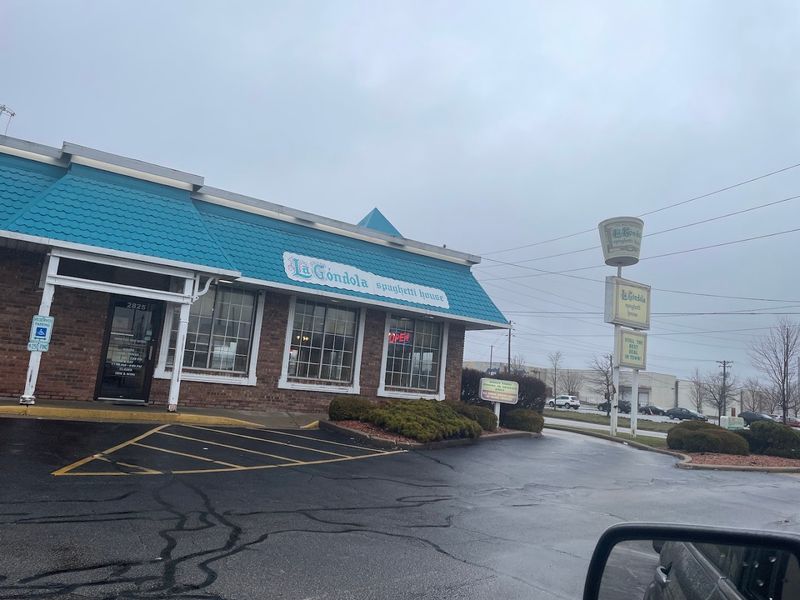 Convenient Drive-Thru Service for Busy Days