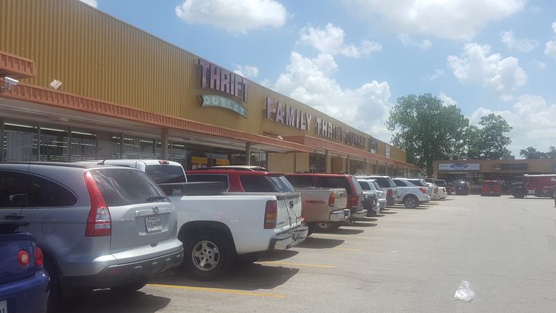 Convenient Houston Location with Extended Hours