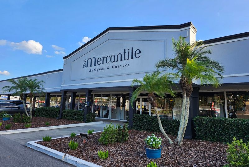 Convenient Location, Easy Parking, and Great Hours